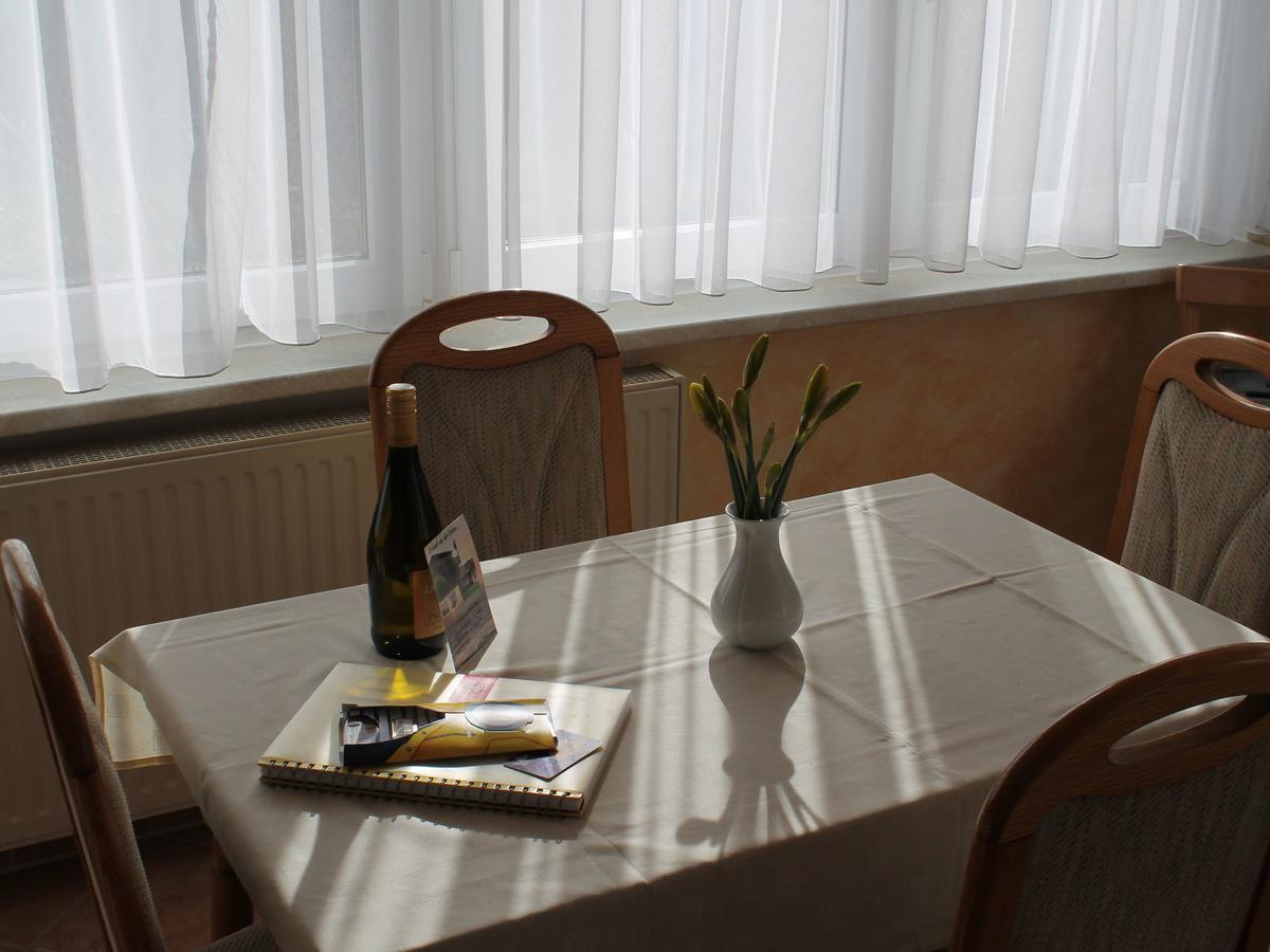 Spacious Bungalow Near Sea In Grundshagen Eksteriør bilde